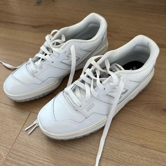 New Balance 550 - M 6.5 / W 8 - Picture 1 of 4